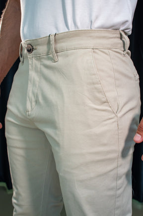 Calça Slim Sarja Chino