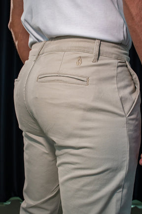 Calça Slim Sarja Chino