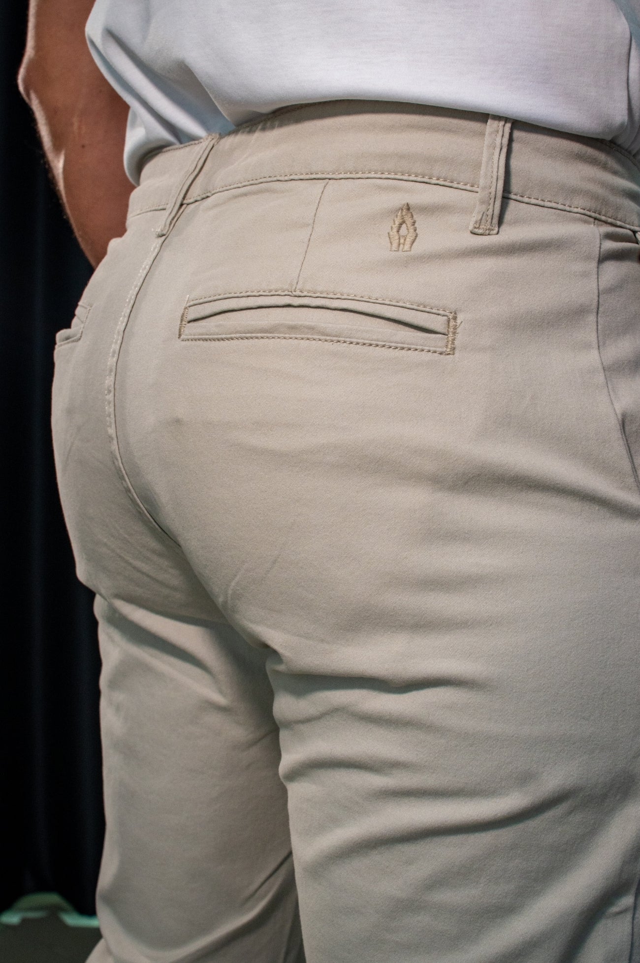 Calça Slim Sarja Chino